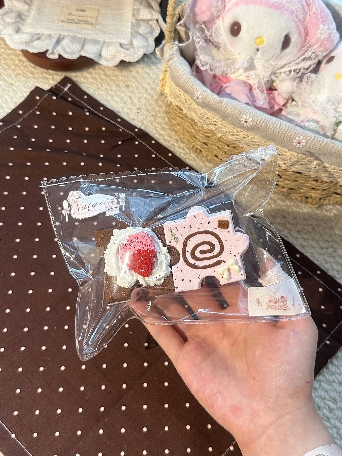 予約　Naiyiii スクイーズ     いちごチョコパズルケーキ