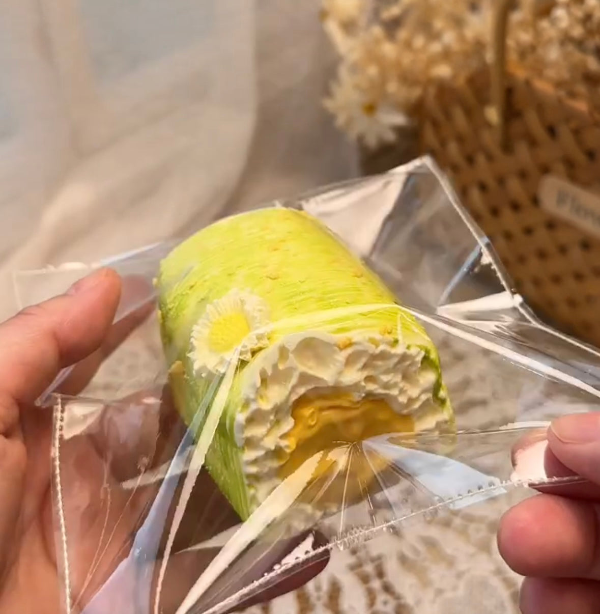 予約　LULU鹿 スクイーズ   云奶油