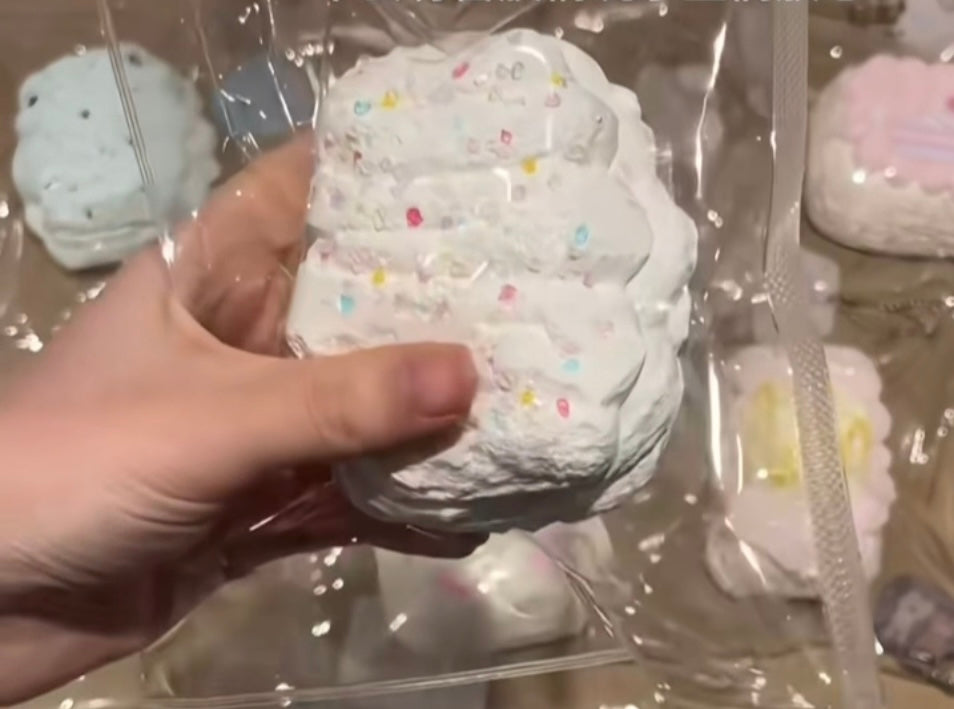 予約　juanmi スクイーズ キャンディクリームパン