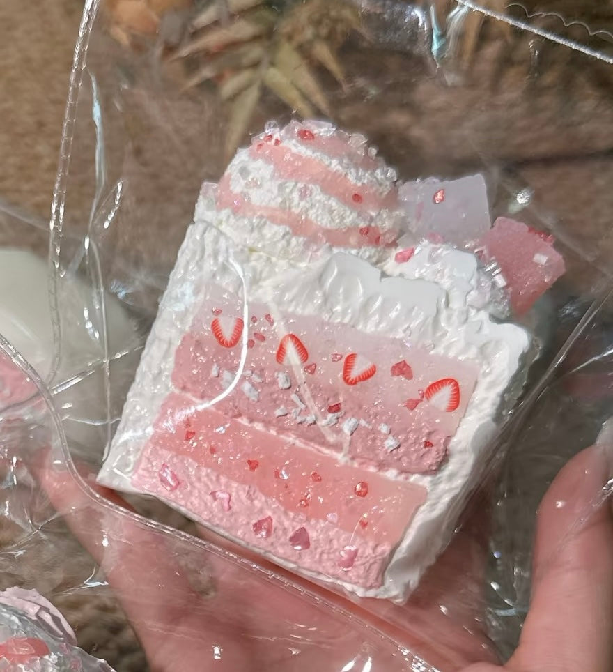 DAMIスクイーズ　 カットケーキ 乳膏泥