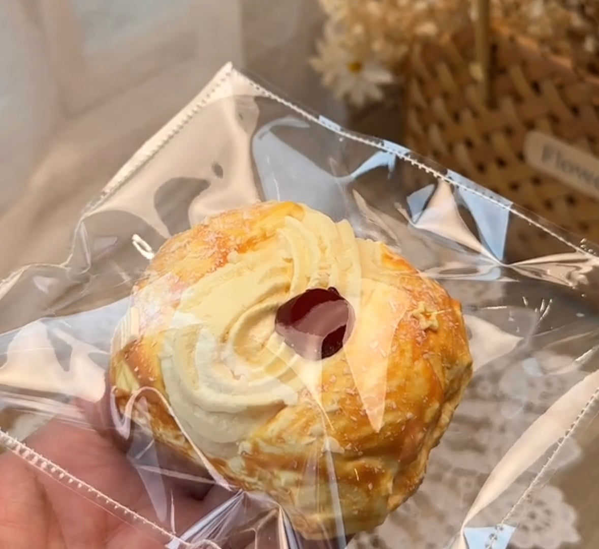 予約　LULU鹿 スクイーズ   云奶油